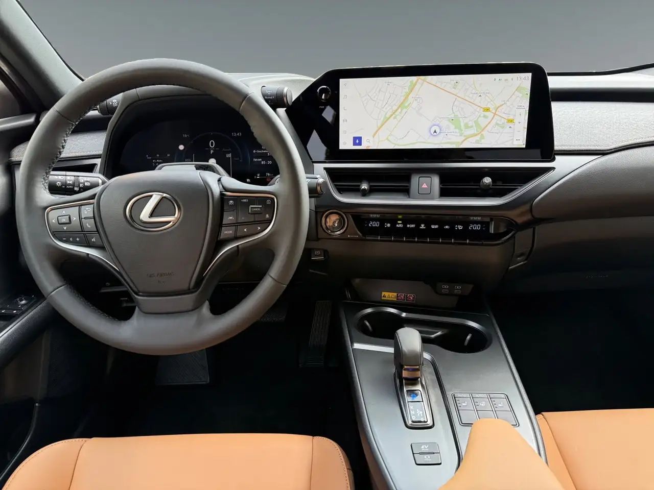 Lexus UX 300h F Sport Design +Leder+Sitzheiz+Allwetter+ — معرض صور السيارة 11