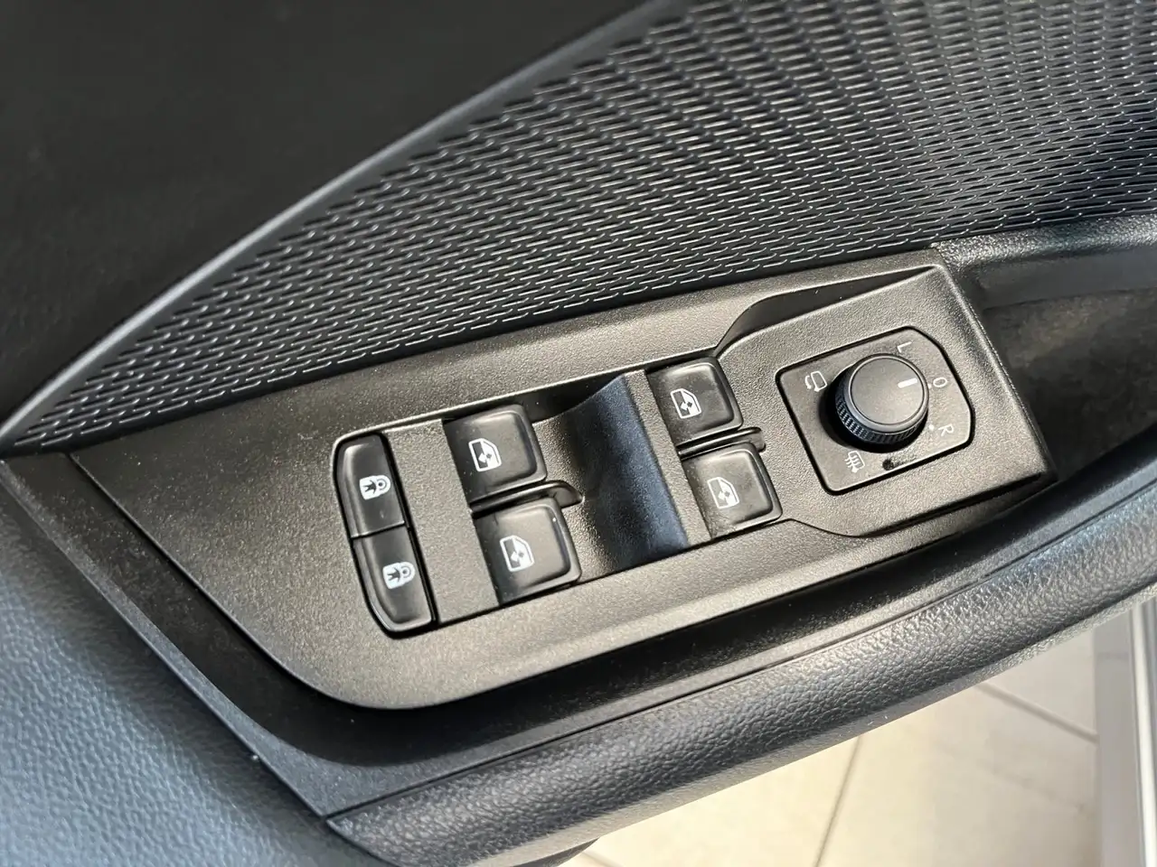 Skoda Octavia Combi Selection 1.5 TSI Digitales-Cockpit — Galería del vehículo 18