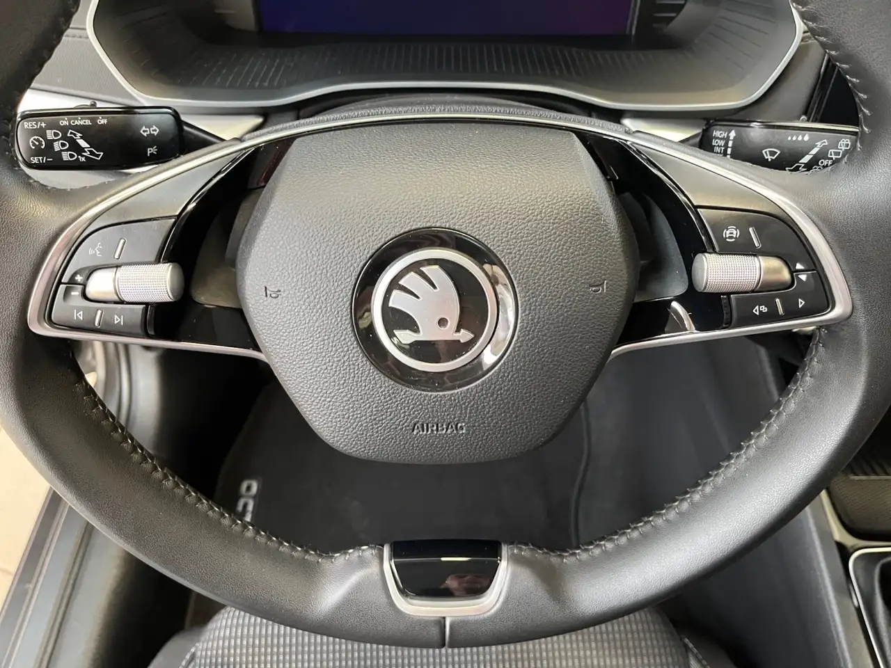 Skoda Octavia Combi Selection 1.5 TSI Digitales-Cockpit — Galería del vehículo 19