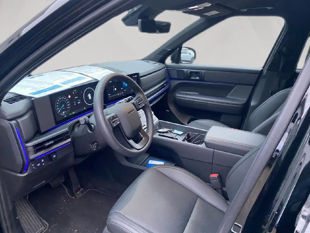 Hyundai SANTA FE 1.6 T-GDI Plug-In Hybrid 186 kW 4WD Blackline — Galerie du véhicule 7