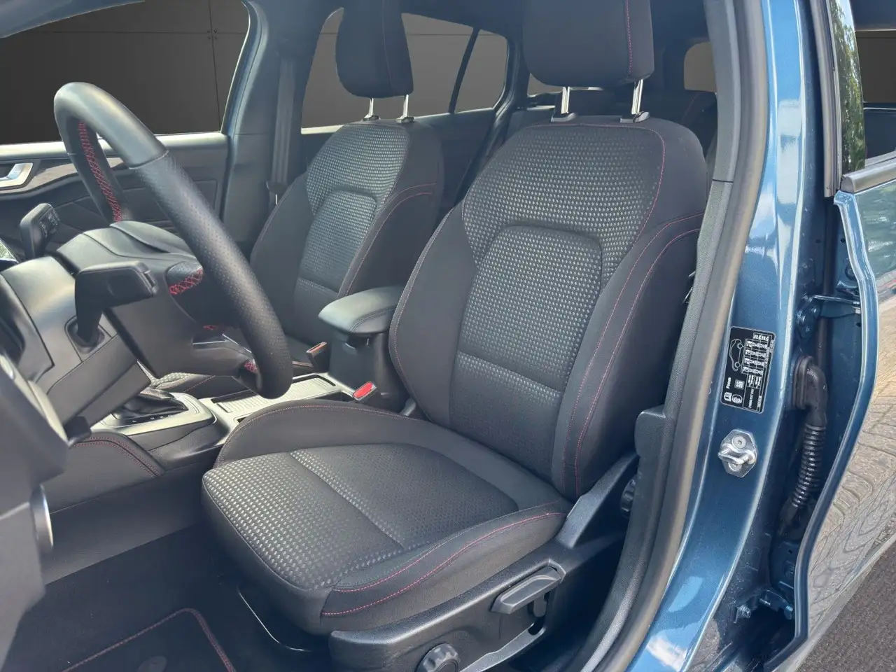 Ford Focus Turnier ST-Line X *AHK-GJR-HUD* — Vehicle gallery 10