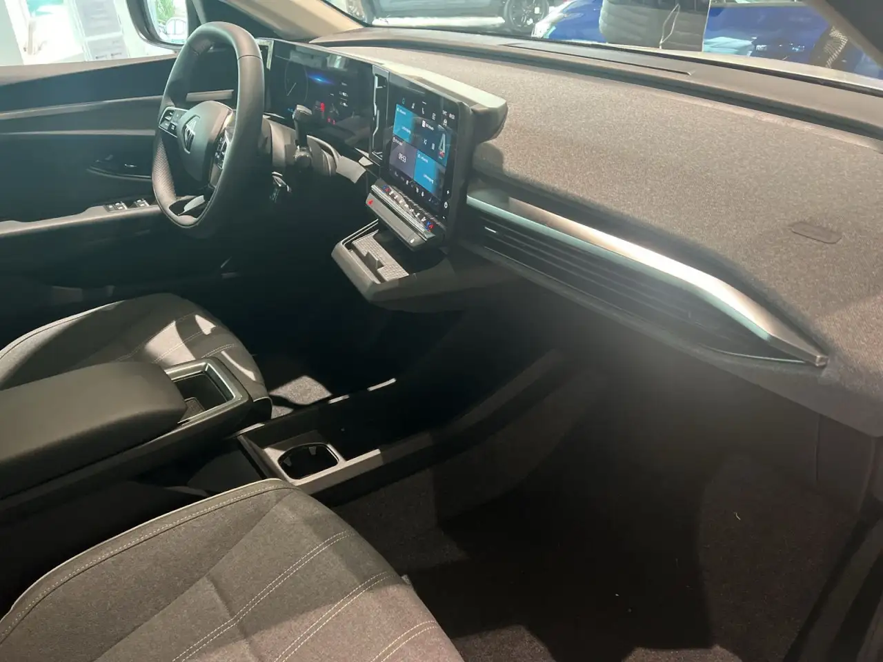 Renault Megane E-Tech Electric EV40 Equilibre Kamera Klima — Galería del vehículo 15
