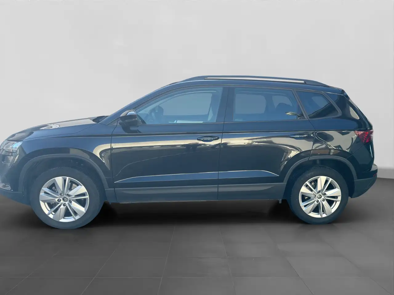 Skoda Karoq Selection 1,5 DSG KESSY, RKF ,elektr. Heckklappe — معرض صور السيارة 2