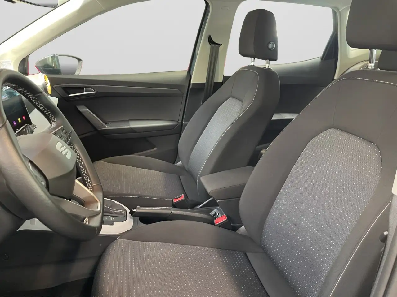 SEAT Arona Style Edit. 1.0 TSI Aut. Navi, Klima, SHZ Klima — Galería del vehículo 13