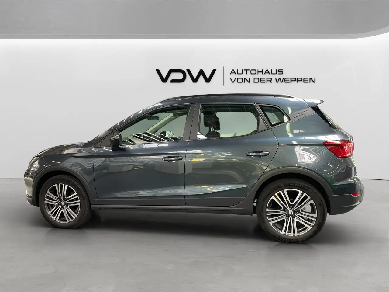 SEAT Arona Style Edit. 1.0 TSI Aut. Navi, Klima, SHZ Klima — Galería del vehículo 5