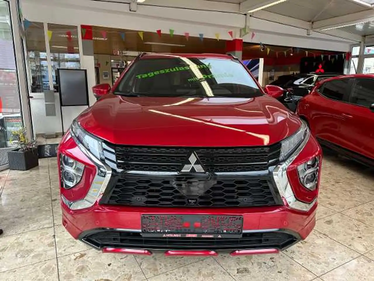Mitsubishi Eclipse Cross Plug-in Hybrid Select 2.4 4WD — معرض صور السيارة 2