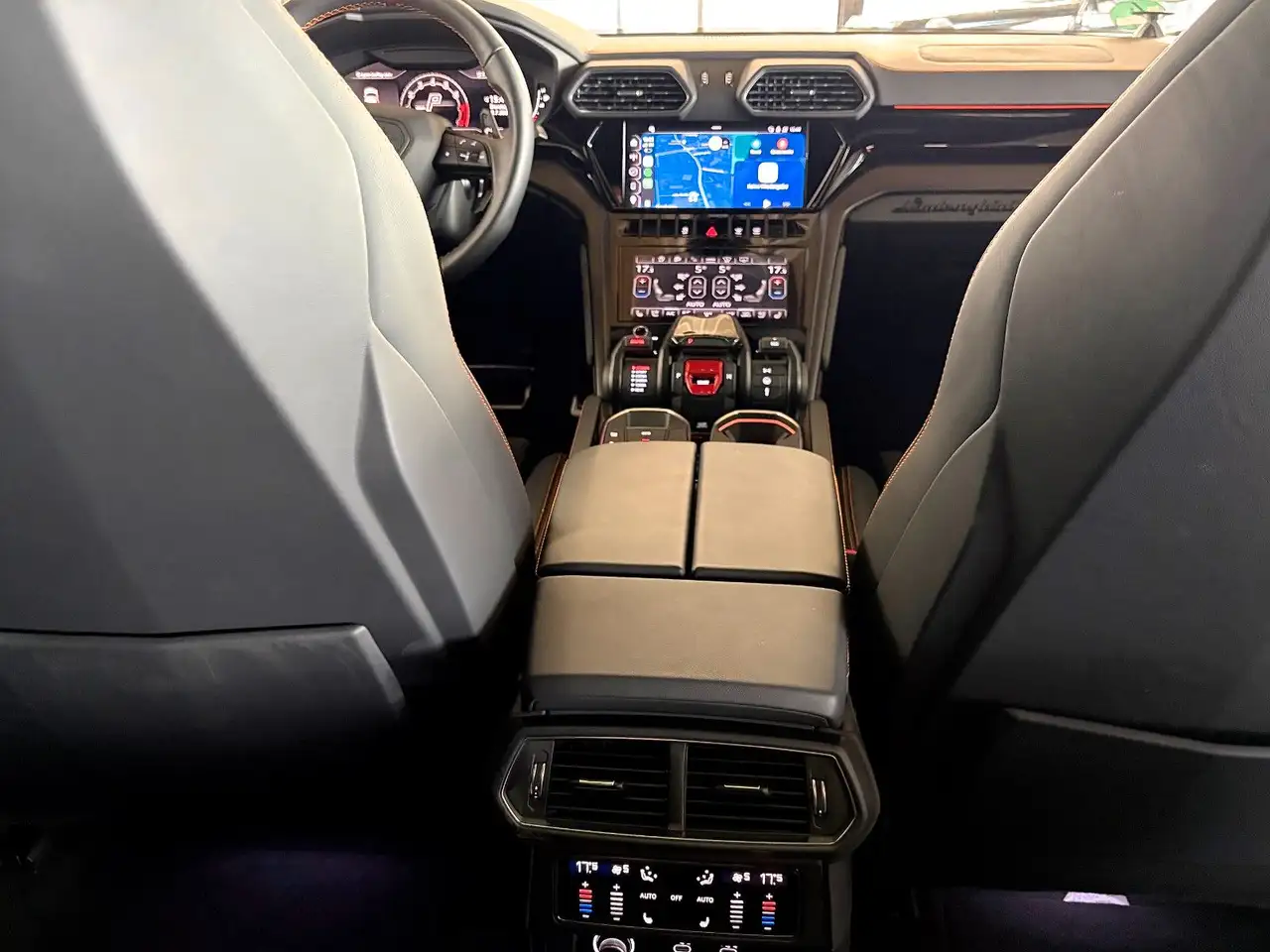 Lamborghini Urus URUS S 4.0 V8 *VOLL+BLACK-ORANGE+GARANTIE-11/26 — معرض صور السيارة 22