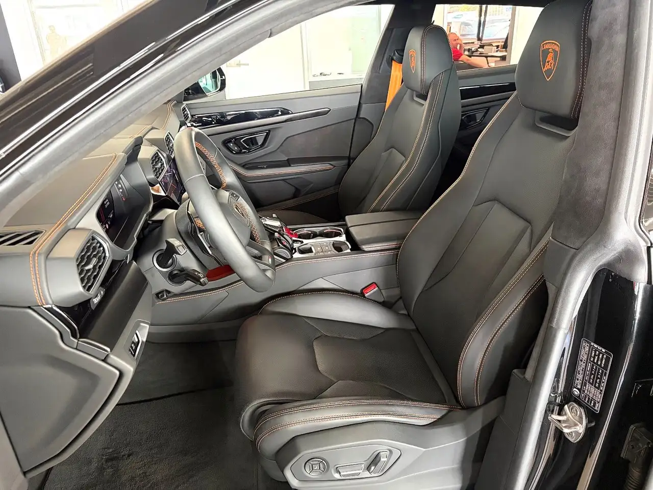 Lamborghini Urus URUS S 4.0 V8 *VOLL+BLACK-ORANGE+GARANTIE-11/26 — معرض صور السيارة 20