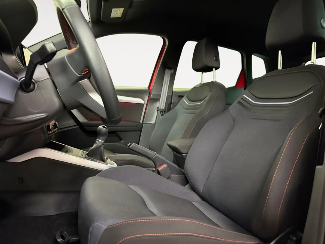 SEAT Arona FR NAV LED DIG-DISPLAY KAMERA SITZ.HZG TEMPOMAT AP — Vehicle gallery 9