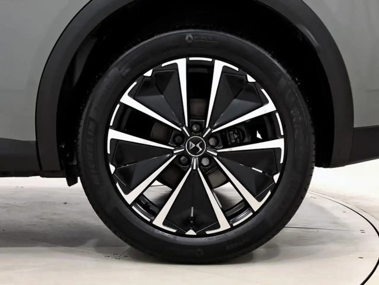 DS Automobiles DS 7 Crossback 1.5BlueHDi Rivoli Aut. — Vehicle gallery 11