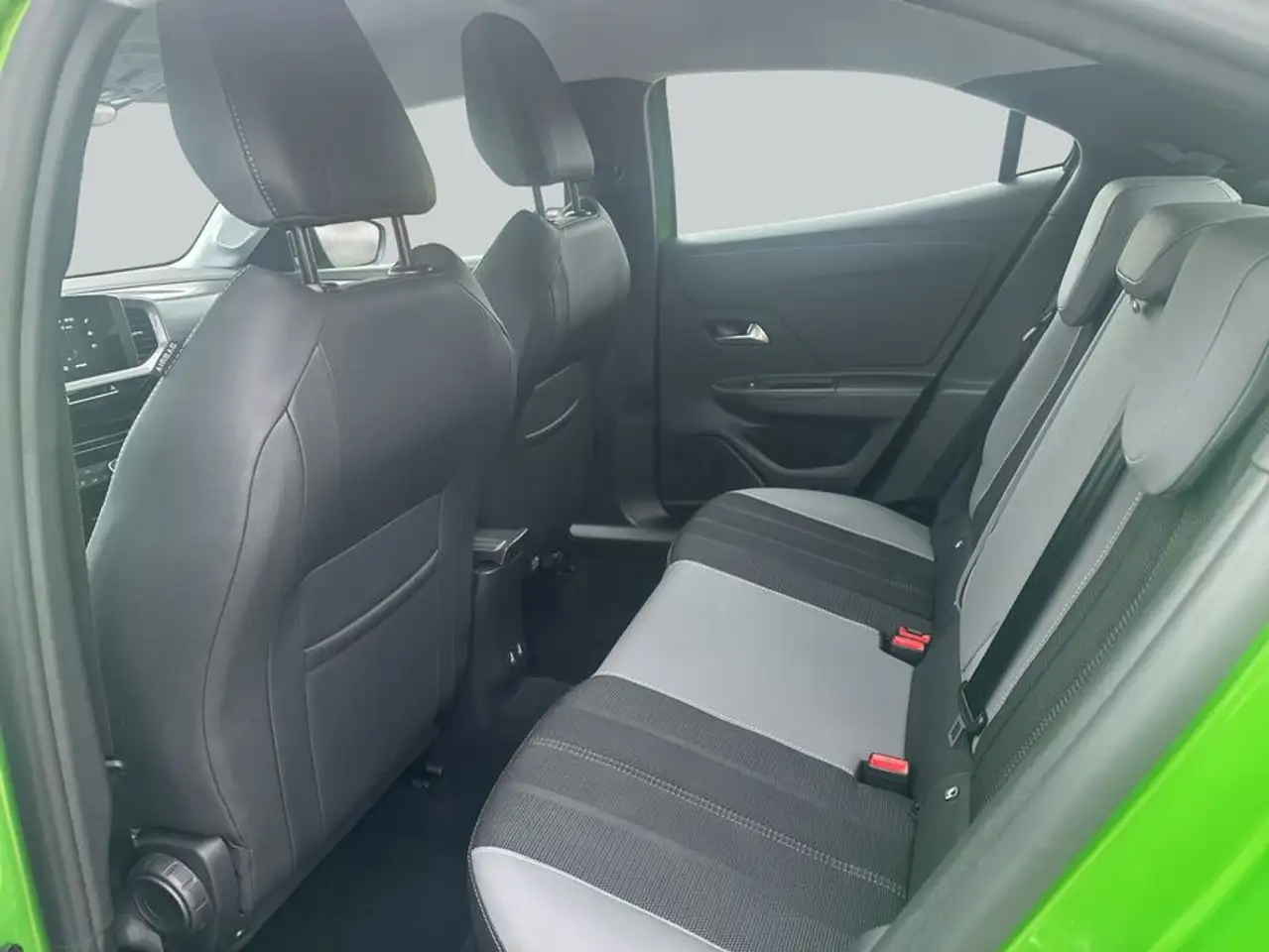 Opel Mokka 1.2 DI Turbo Elegance — معرض صور السيارة 11