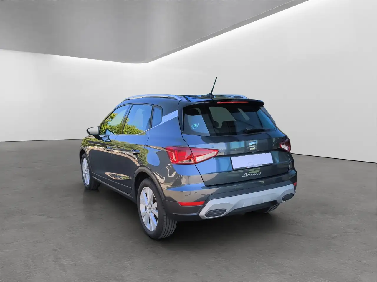 SEAT Arona 1.0 TSI Xperience AHK+LED+KAMERA+PARKLENK+LED+SHZ — معرض صور السيارة 5