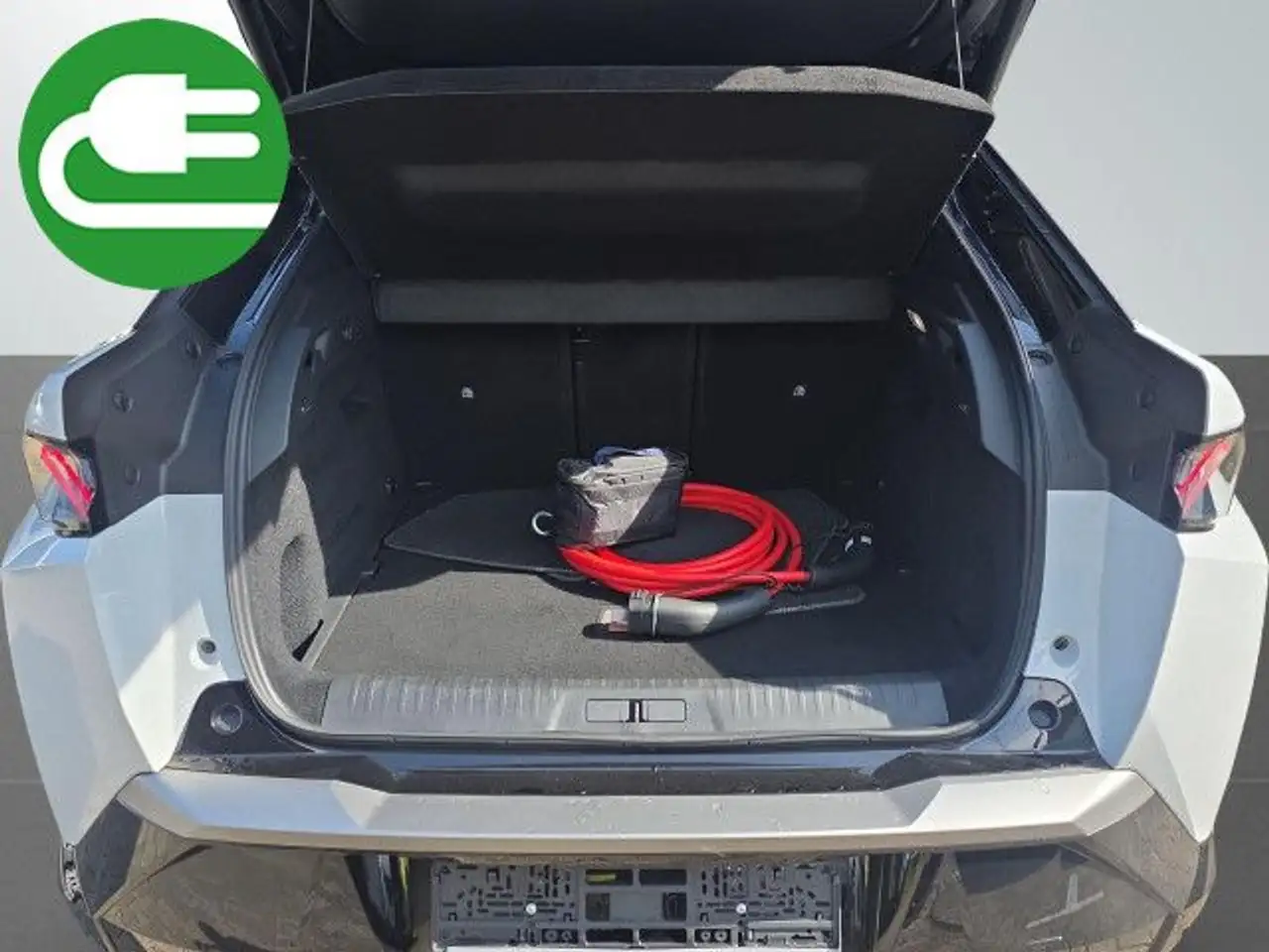 Peugeot 3008 GT Elektromotor 210 / Vollleder / 73kWh Akku — معرض صور السيارة 10