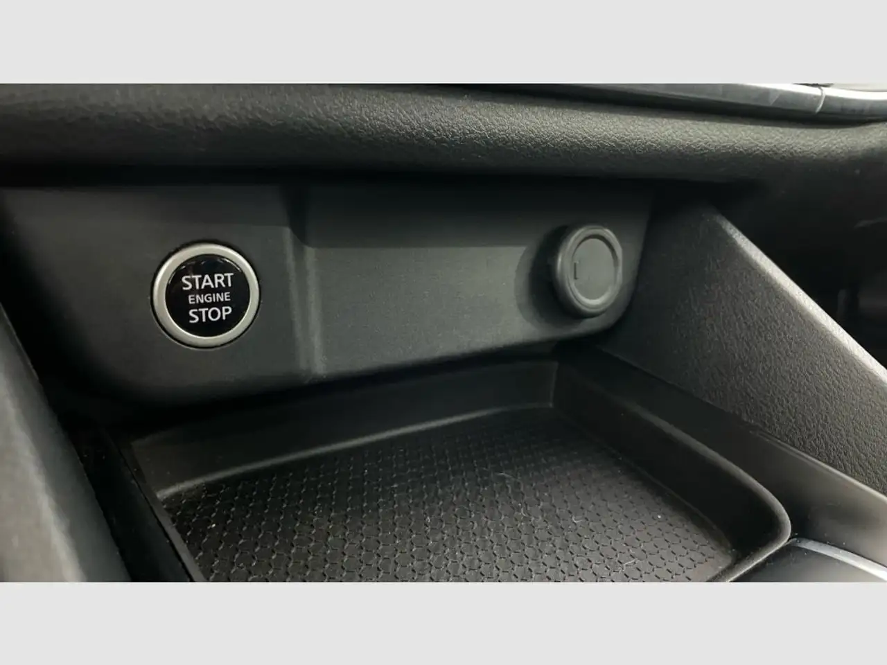 Nissan Qashqai 1.3 DIG-T mHEV 12V Acenta 4x2 103kW — Galería del vehículo 20