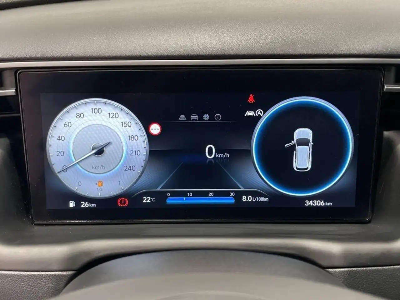 Hyundai TUCSON 1.6 TGDI 48V Tecno 2C 4x2 — Galería del vehículo 16
