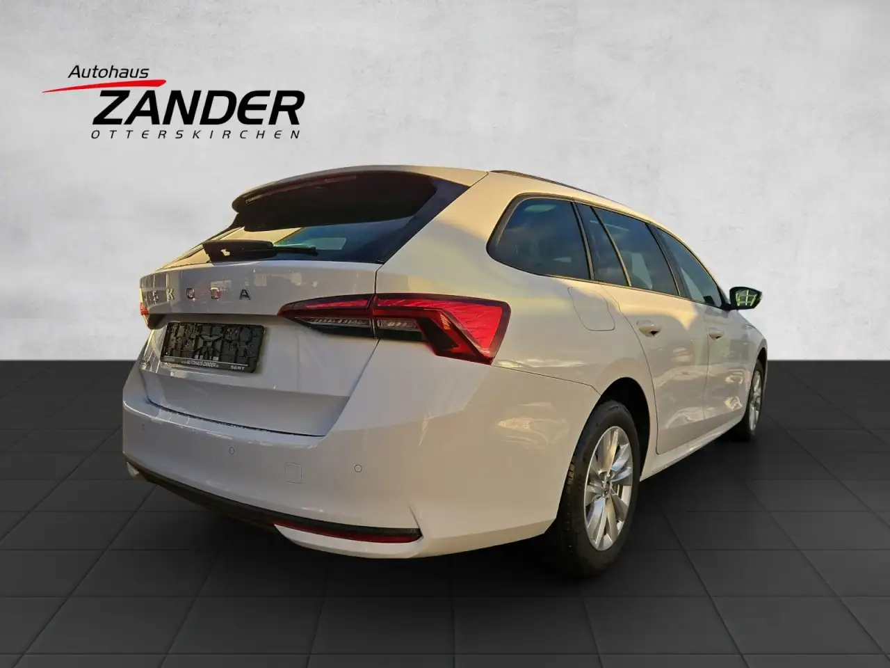 Skoda Octavia Combi 1.5 TSI mHEV DSG Selection SHZ/LHZ — Galería del vehículo 5