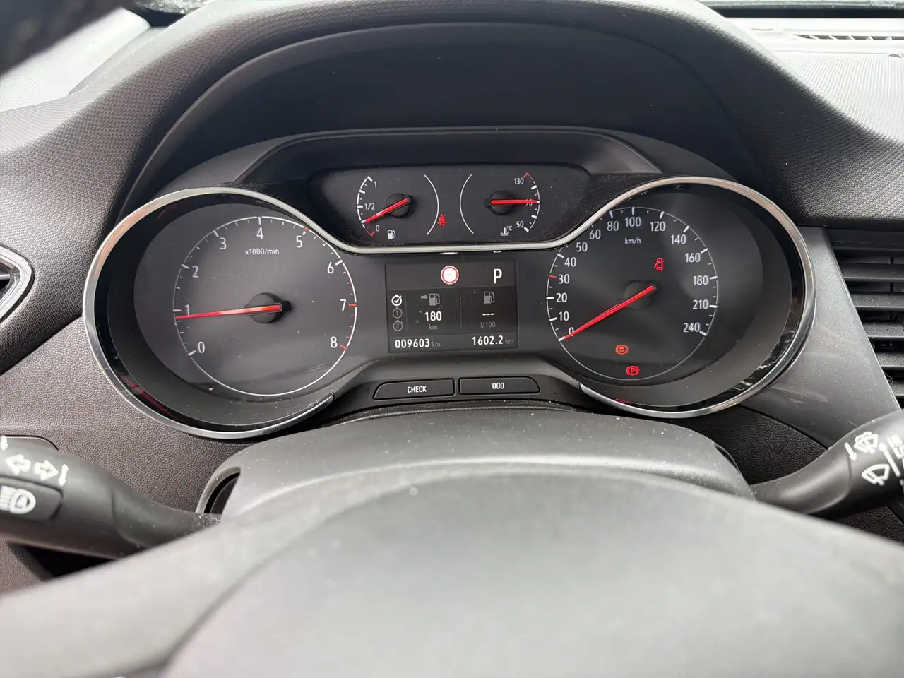 Opel Crossland 1.2 Elegance-Paket LED+Navi+SHZ+Klim — Galería del vehículo 9