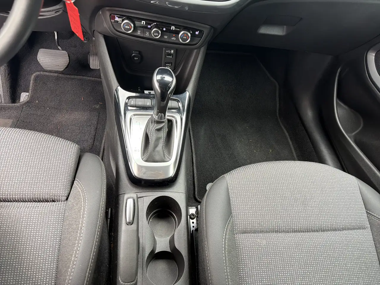 Opel Crossland 1.2 Elegance-Paket LED+Navi+SHZ+Klim — Galería del vehículo 11