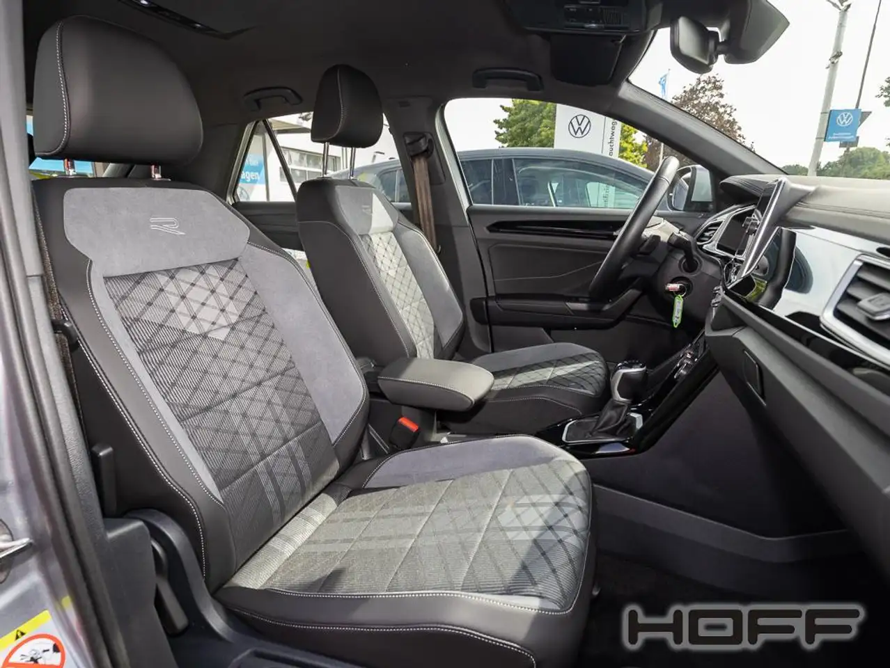 Volkswagen T-Roc 1.5 TSI DSG R-Line Navi AHK LED Klima Sitzheizung — معرض صور السيارة 10