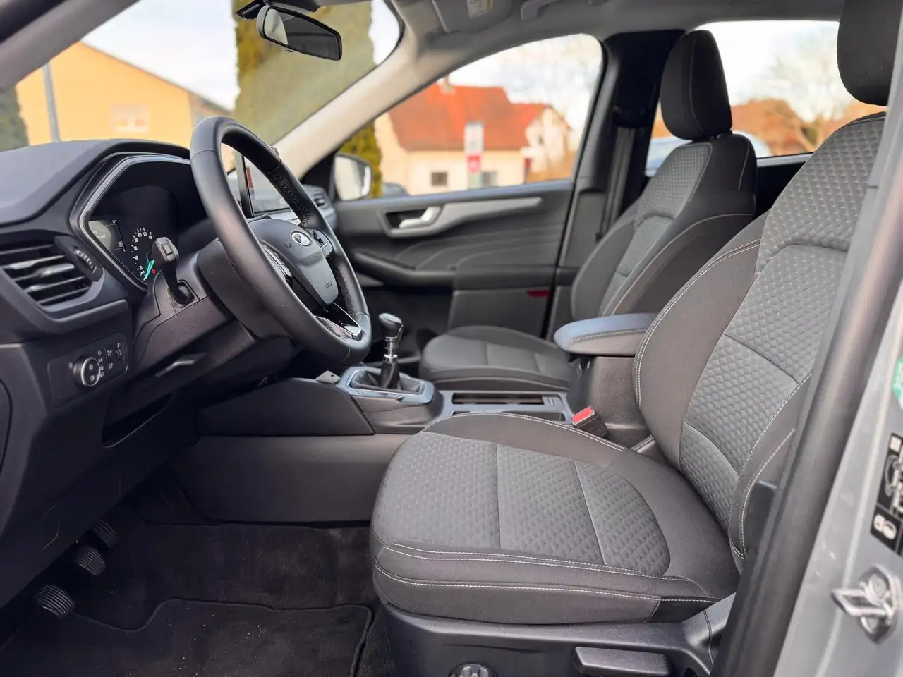 Ford Kuga Cool & Connect DAB PDC KLIMA AHK — Galería del vehículo 11