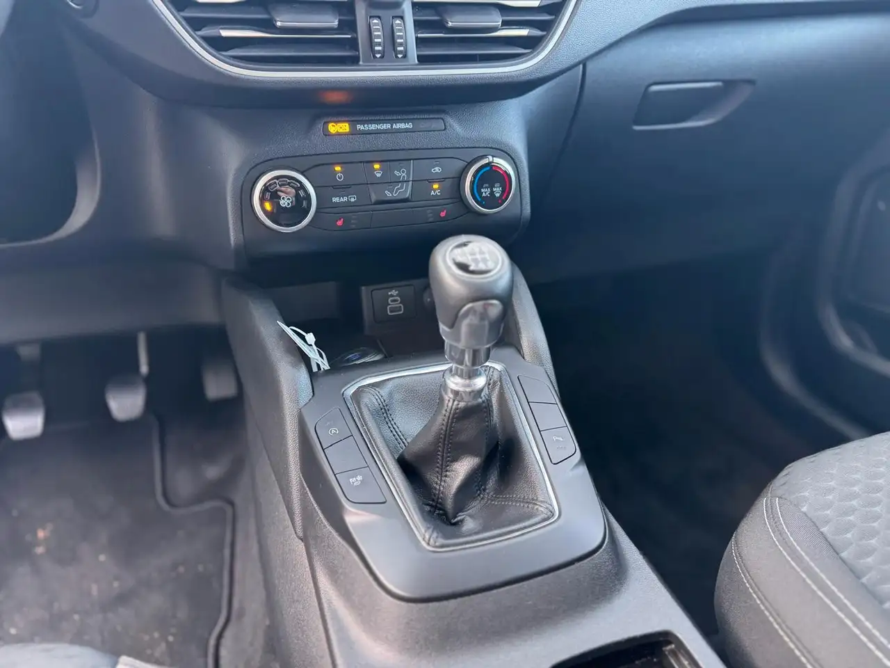 Ford Kuga Cool & Connect DAB PDC KLIMA AHK — Galería del vehículo 15