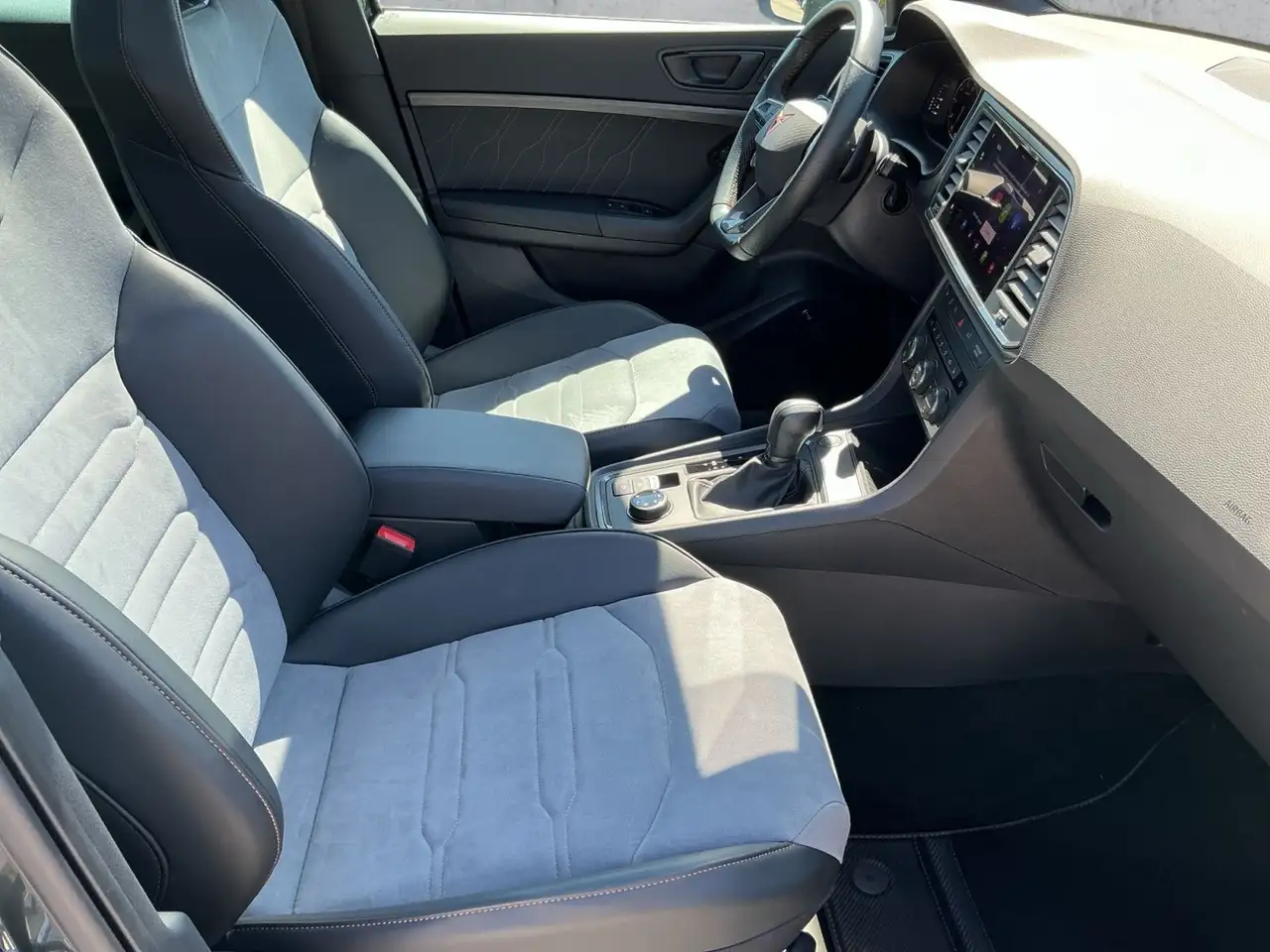 CUPRA Ateca 2.0 TSI VZ DSG 4D TRIBE EDITION LED+PANO — Vehicle gallery 13