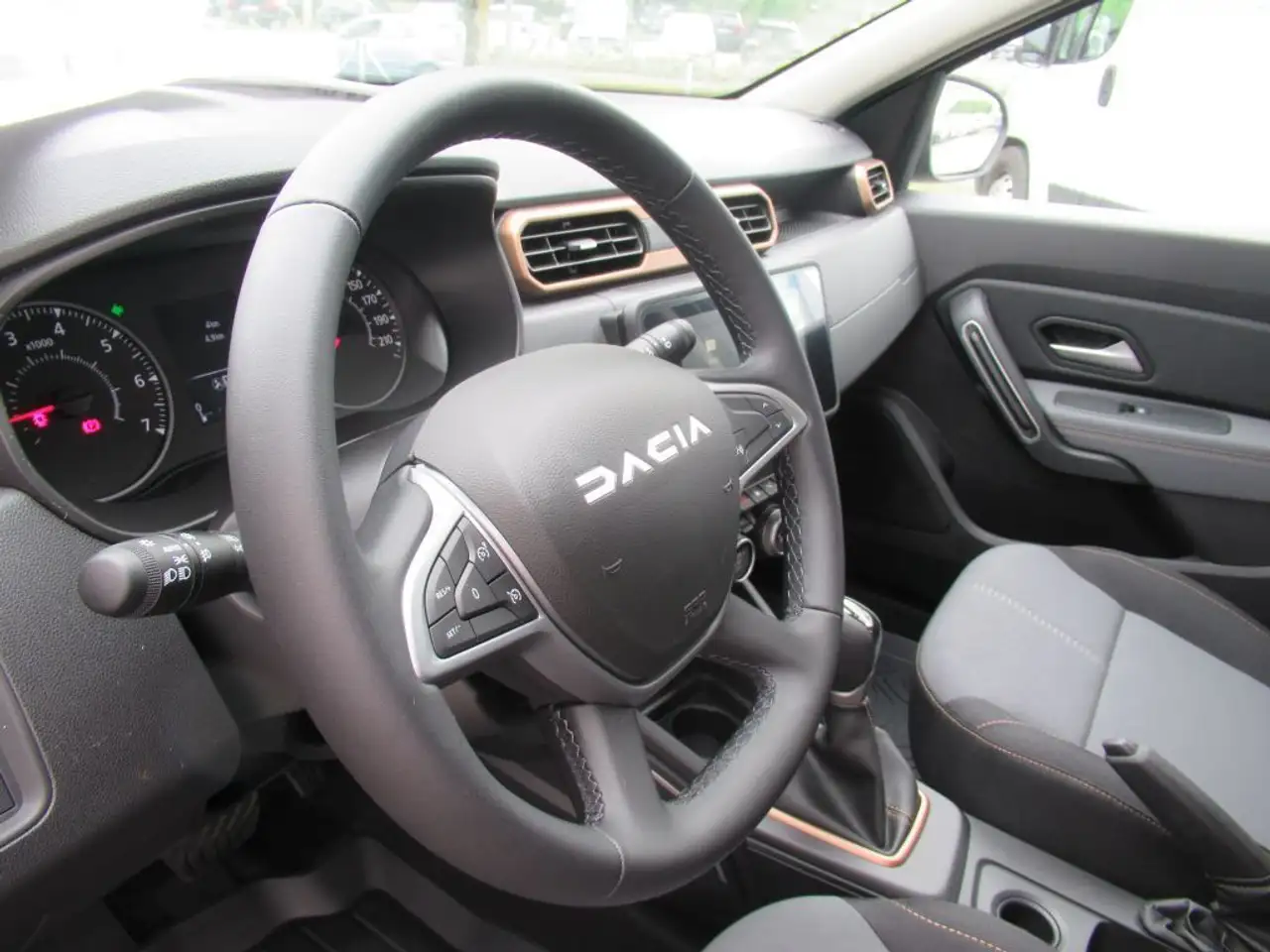 Dacia Duster Extreme TCe 150 EDC — معرض صور السيارة 17