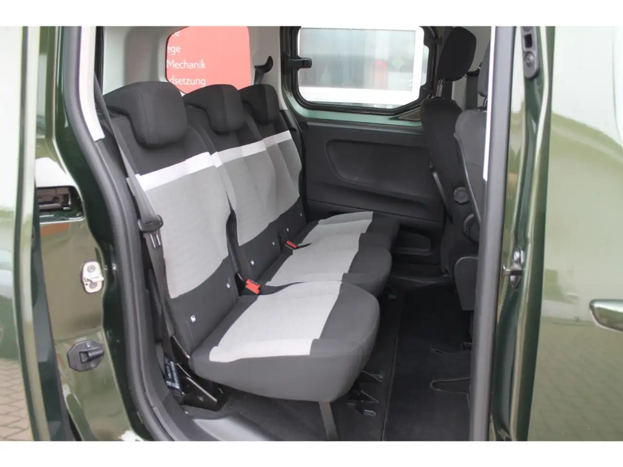 Citroen Berlingo PT110 Plus M Kamera LED Shz Fshz Lhz DAB — Galería del vehículo 10