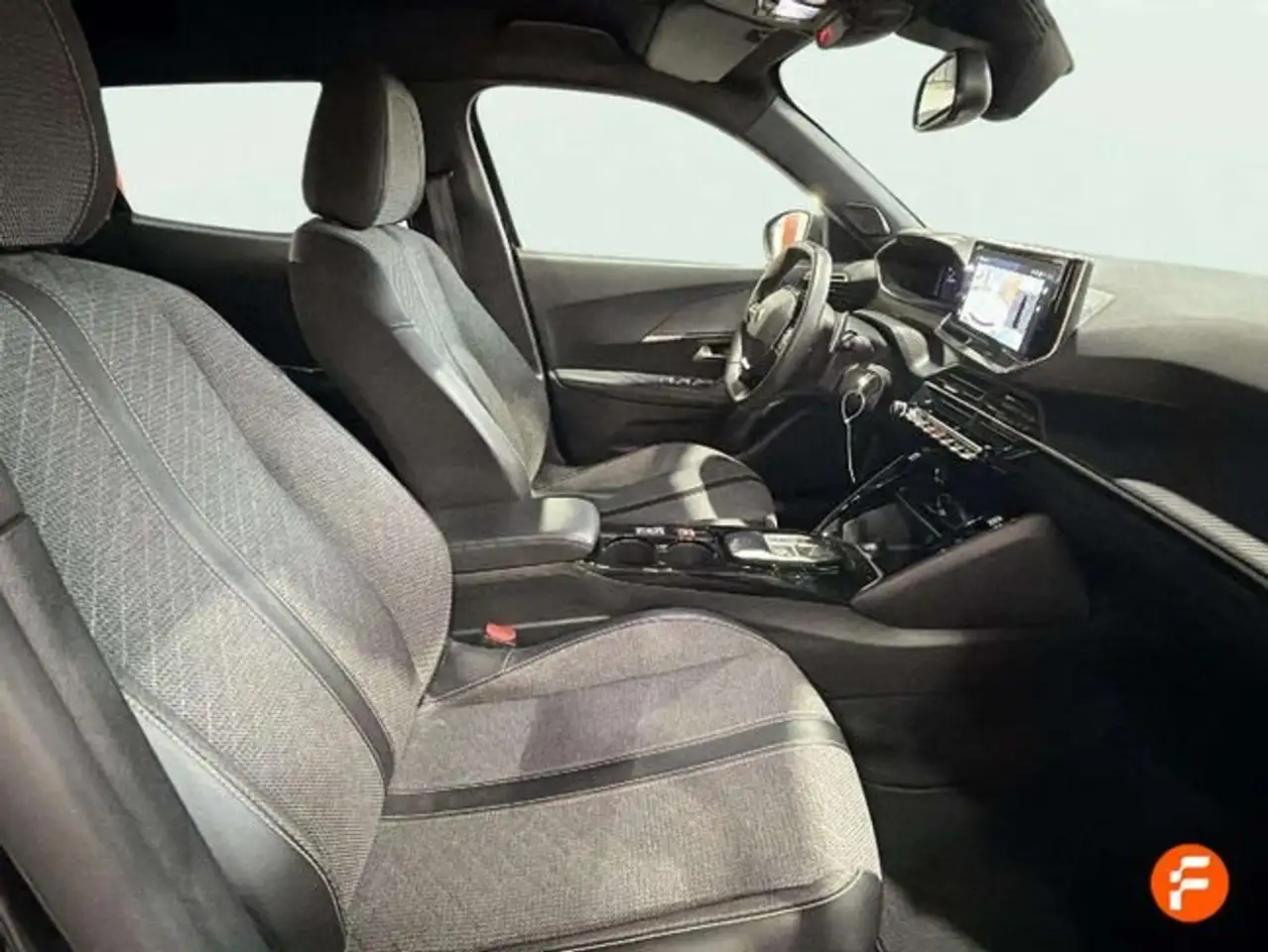 Peugeot 2008 1.2 PureTech S&S Allure EAT8 130 — Galerie du véhicule 21