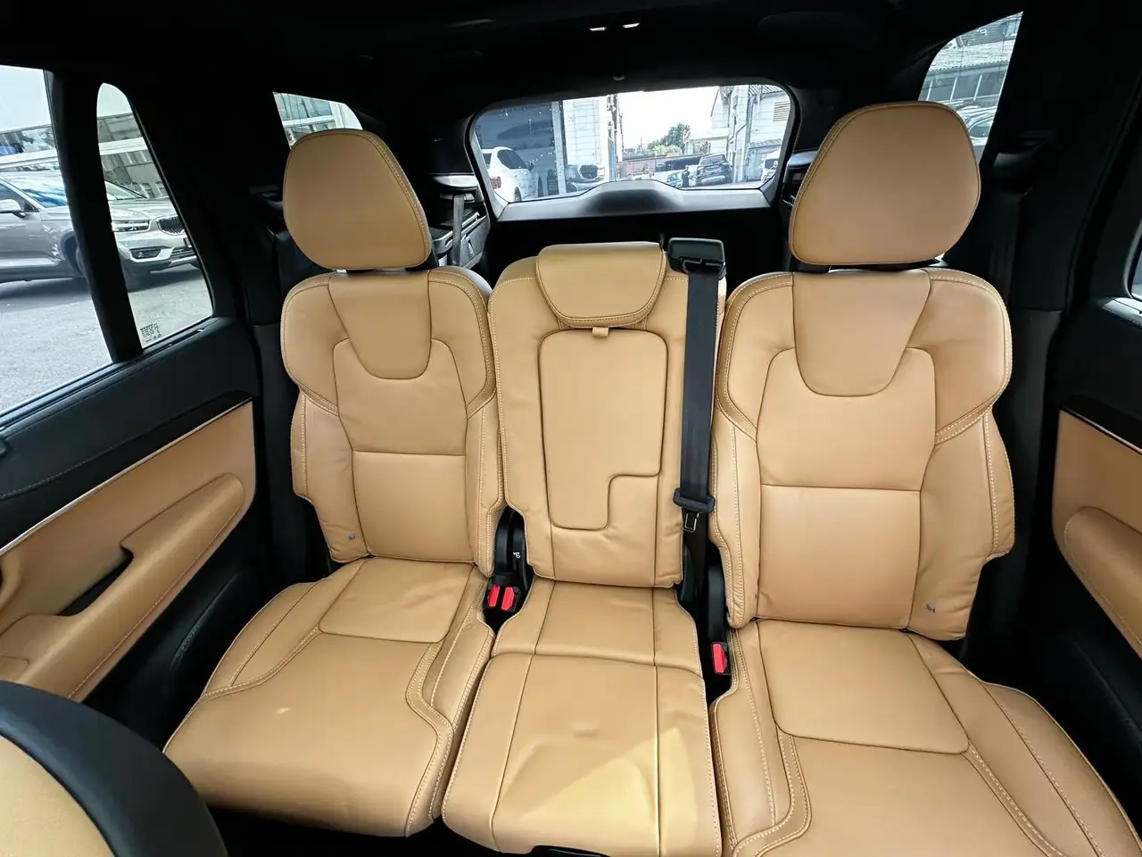 Volvo XC90 T8 AWD Ultra 7Sitzer Pano,Luft,AHK,HUD,22'' — معرض صور السيارة 25