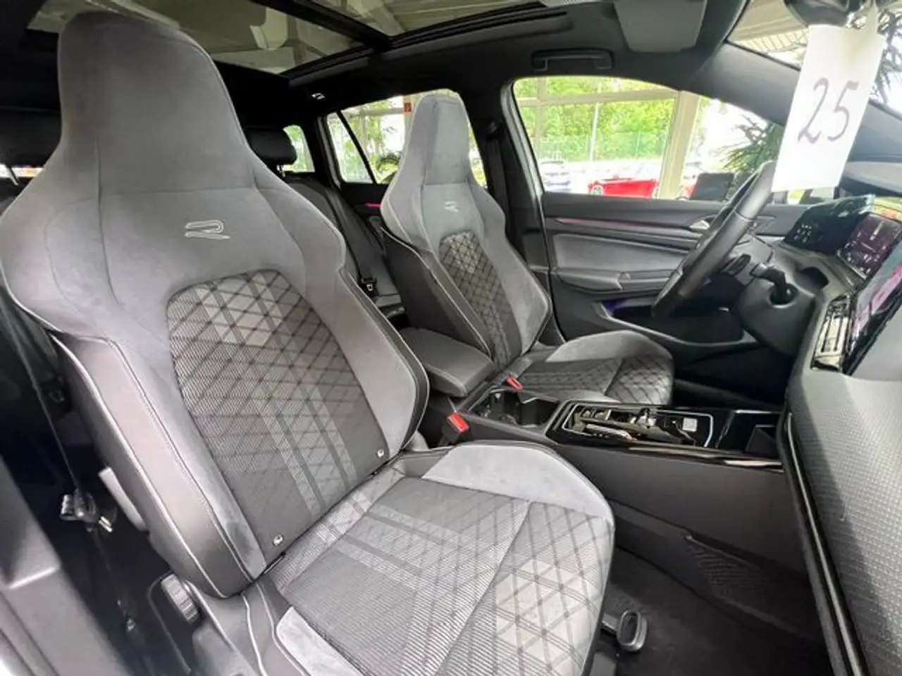 Volkswagen Golf VIII Variant R-Line eTSI,Pano,Navi,Shz,LED — Galerie du véhicule 18