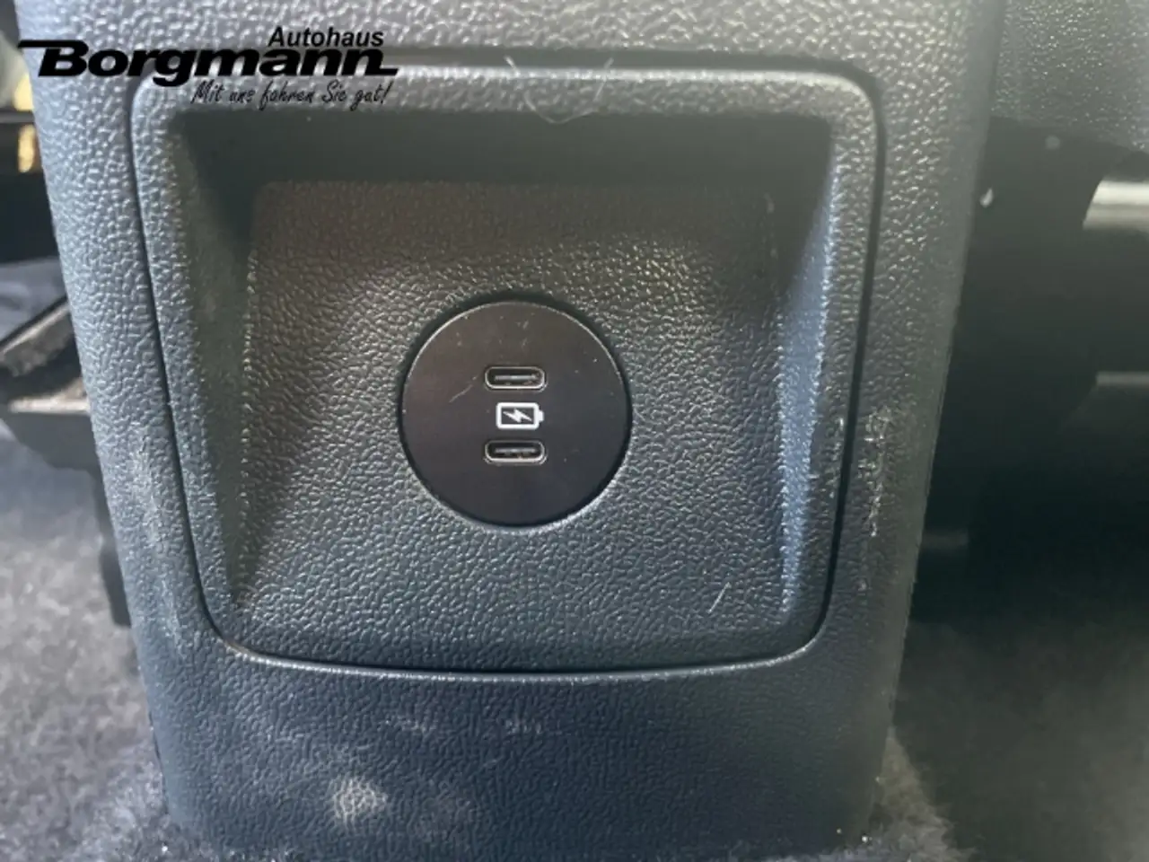 Ford Tourneo Courier Titanium 1.0 Bluetooth - Rückfahrkamera - Navi - S — معرض صور السيارة 9