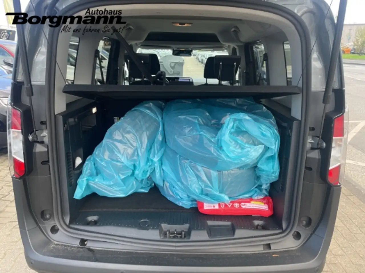 Ford Tourneo Courier Titanium 1.0 Bluetooth - Rückfahrkamera - Navi - S — معرض صور السيارة 7