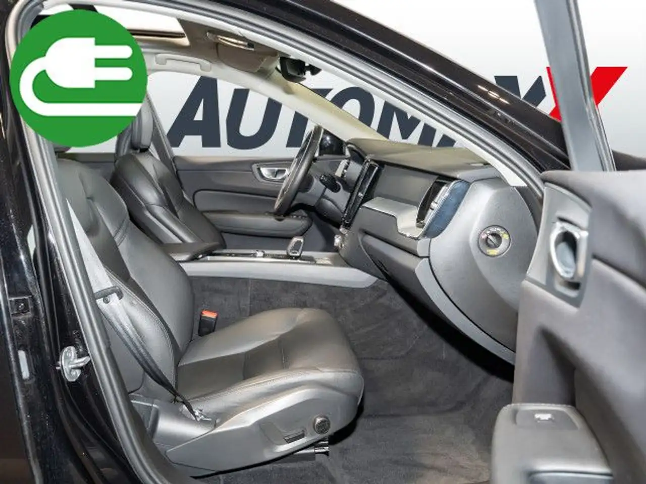 Volvo XC60 T6 Recharge AWD Insciption Expression Navi — معرض صور السيارة 3