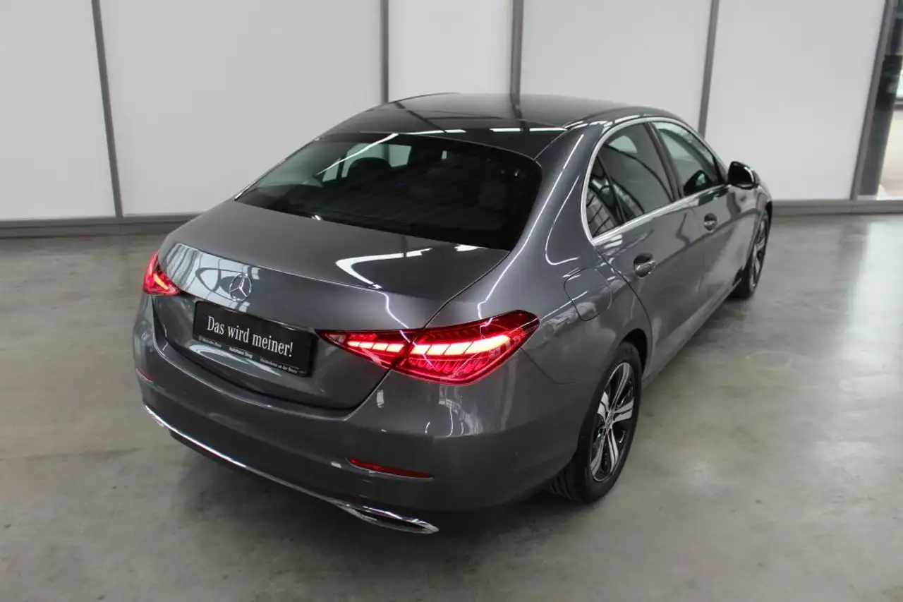 Mercedes-Benz C 180 Avantgarde LED AHK MBUX 360 Kamera Winter — Galería del vehículo 17