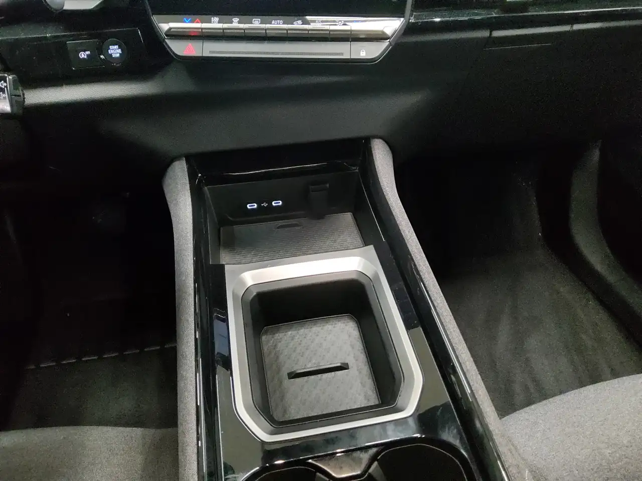 Renault Austral 1.3 TCe Evolution LED Sound Kamera — Vehicle gallery 6
