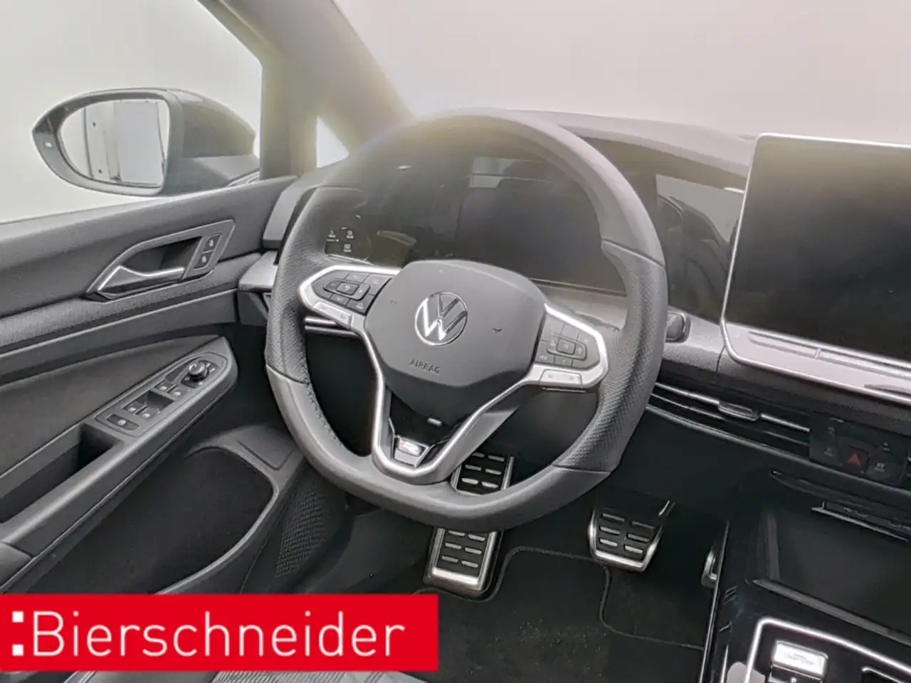 Volkswagen Golf 8 1.5 eTSI DSG R-Line AHK HuD LED+ ALU 18 — معرض صور السيارة 13