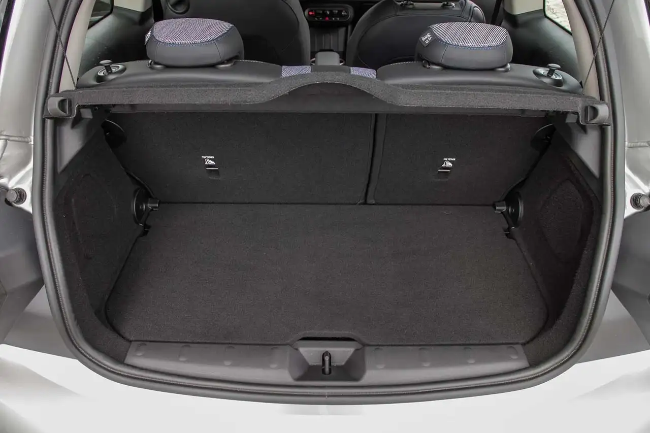 MINI Cooper C Classic Trim Paket S RfKamera Navi LED. — Galerie du véhicule 15