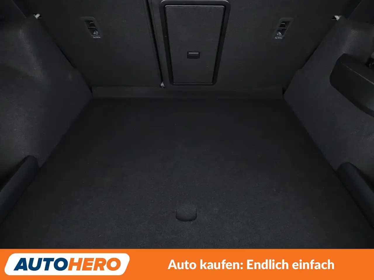 Skoda Karoq 2.0 TSI Sportline 4x4 Aut.*NAVI*LED*ACC* — Vehicle gallery 17