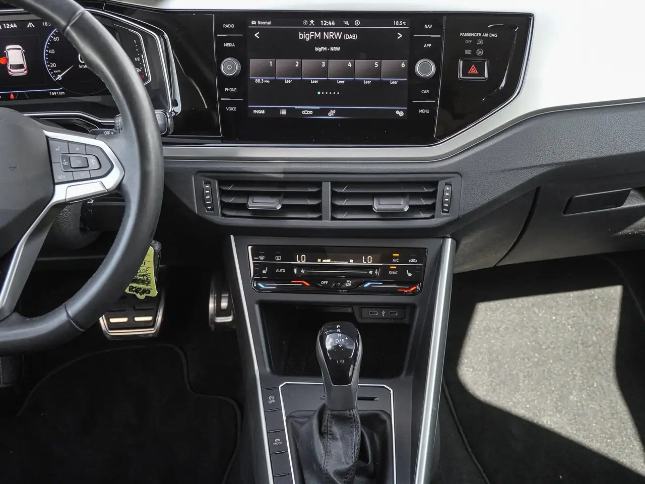Volkswagen Polo 1.0 TSI DSG Life MATRIX ACC AMBIENTE SHZ ALU — معرض صور السيارة 12