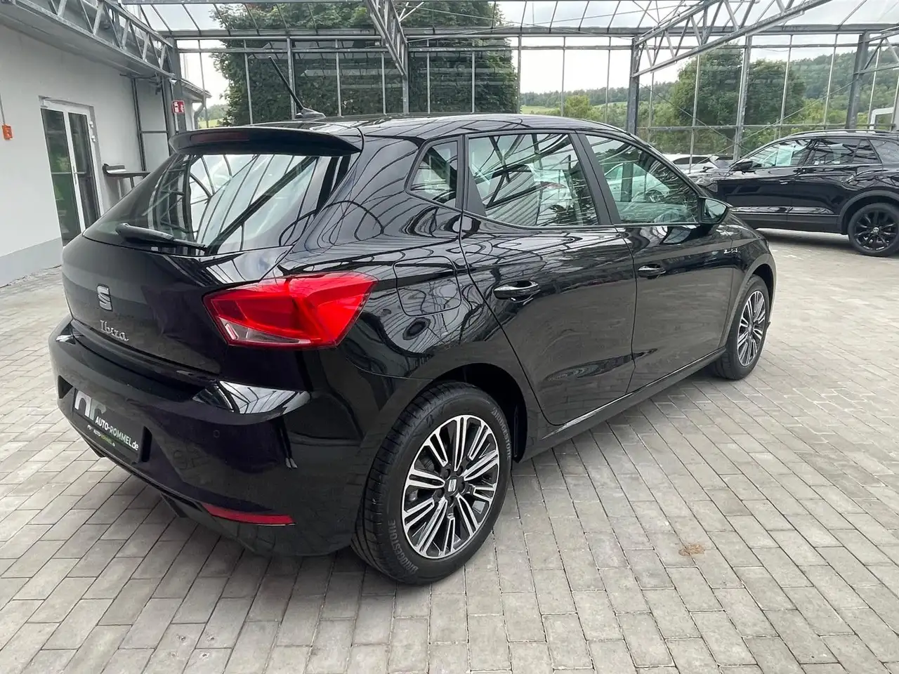 SEAT Ibiza TSI Style Edit LED Assist Virtual CarPlay — Vehicle gallery 2