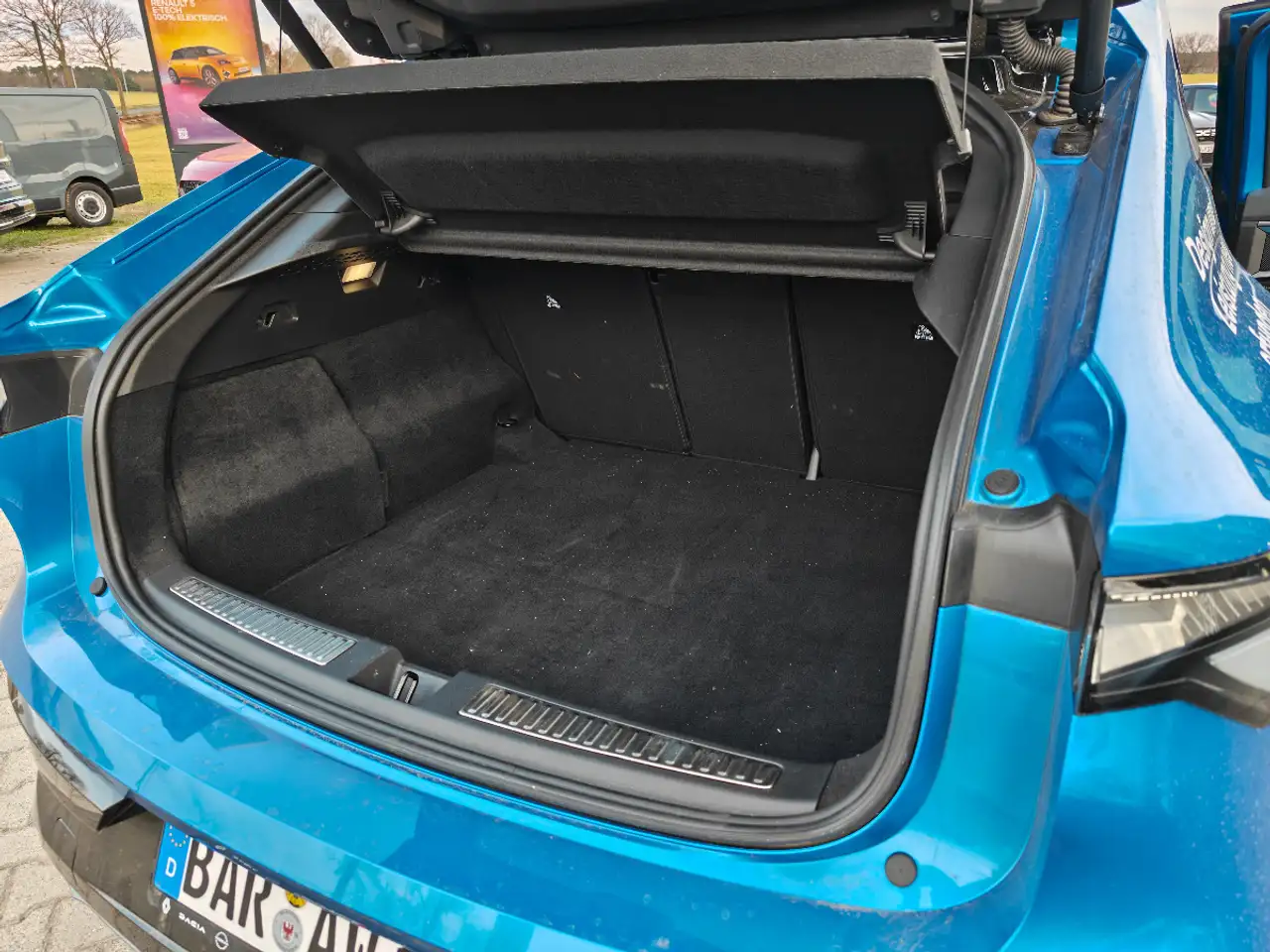 Renault Rafale Esprit Alpine E-Tech Full Hybrid 200 — Vehicle gallery 13