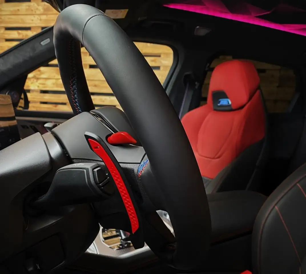 BMW XM RED Label CARBON*B&W*BLACK FROZEN — معرض صور السيارة 37