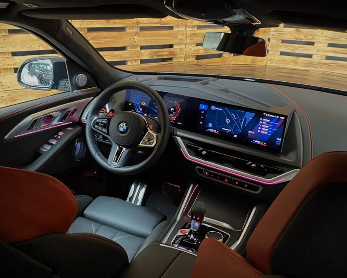 BMW XM RED Label CARBON*B&W*BLACK FROZEN — معرض صور السيارة 7