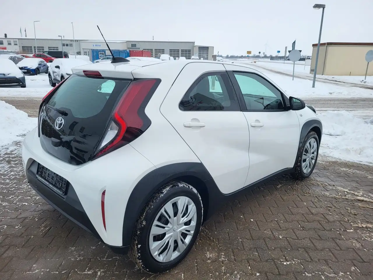 Toyota Aygo X Play — Vehicle gallery 3