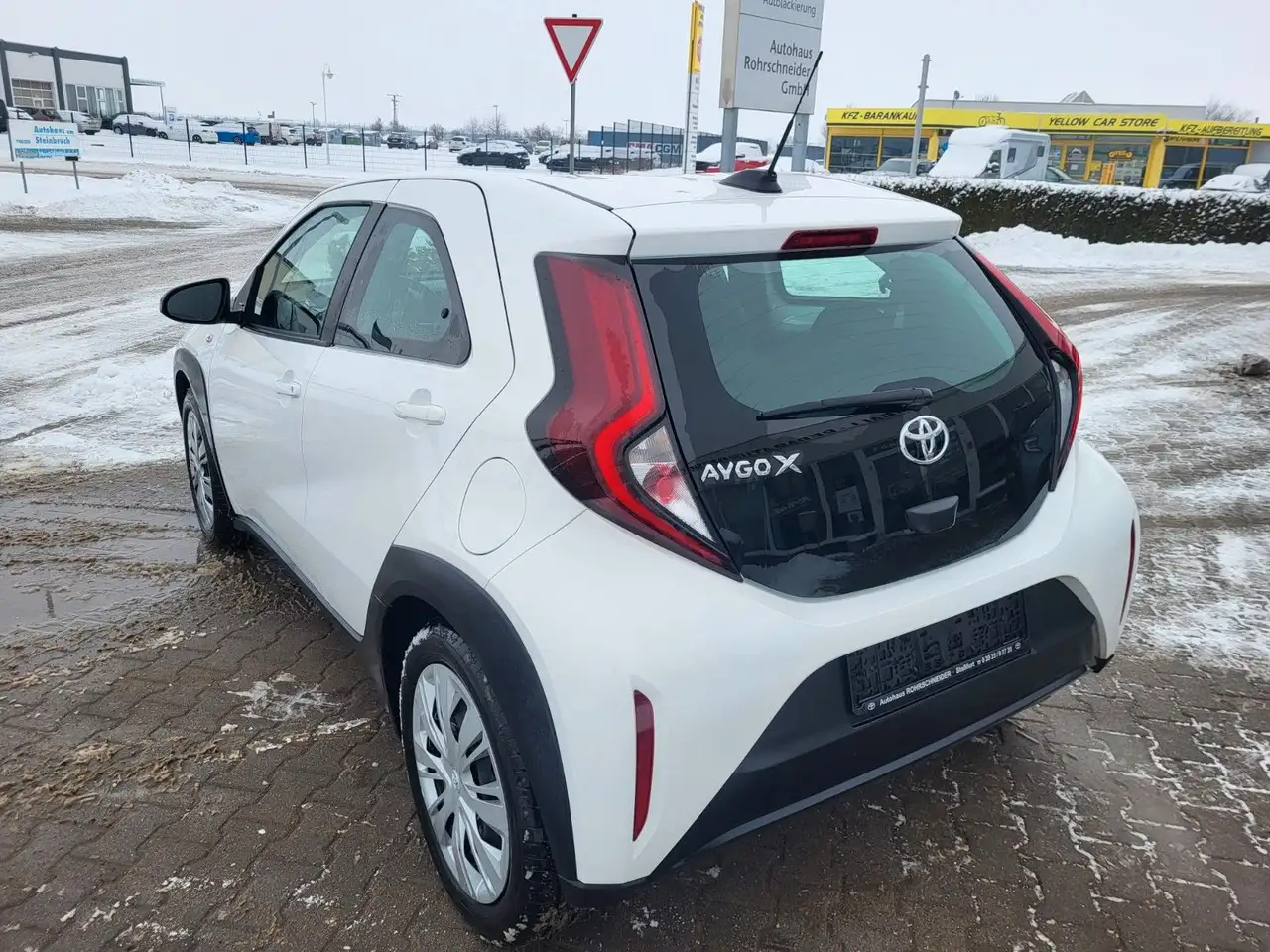 Toyota Aygo X Play — Vehicle gallery 4