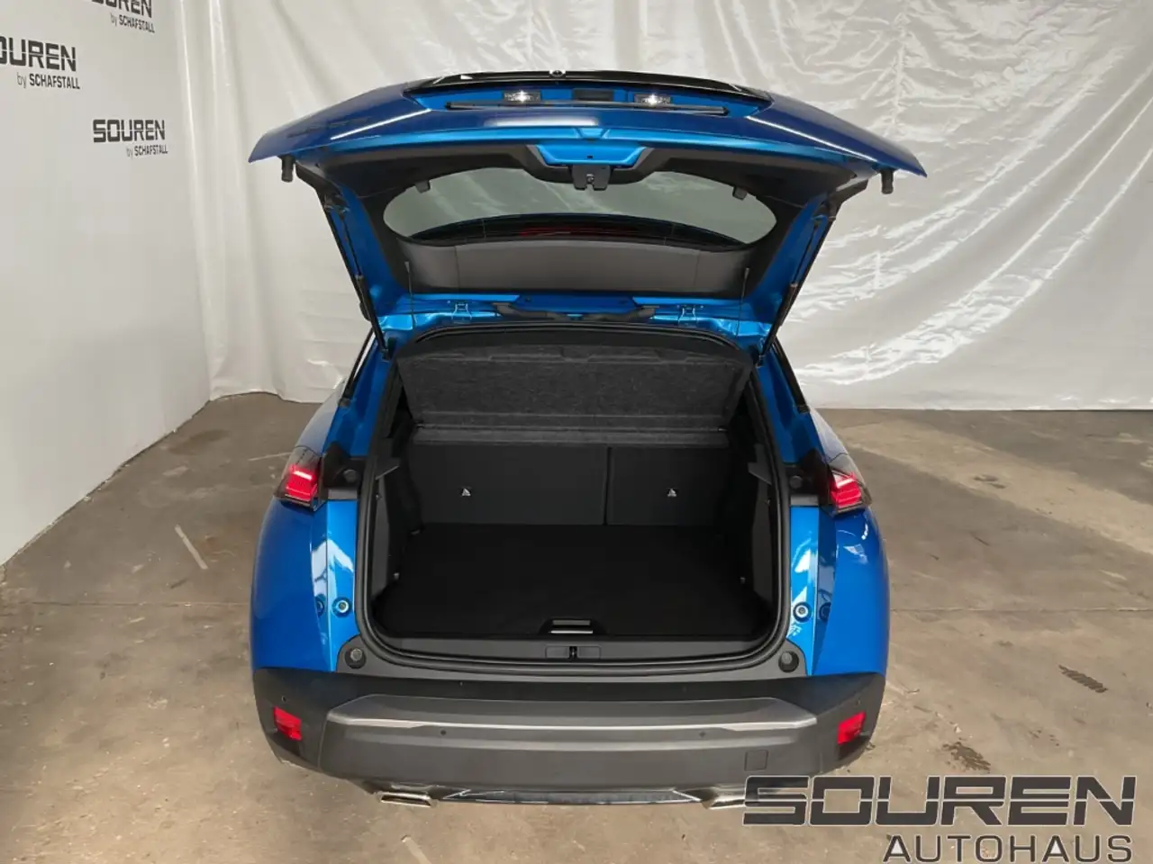 Peugeot 2008 PureTech 130 EAT8 Allure — معرض صور السيارة 11