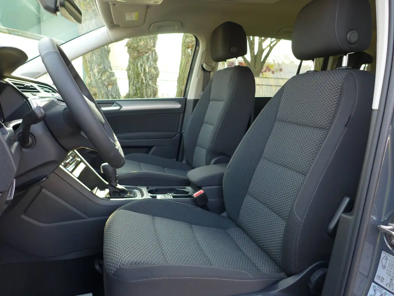 Volkswagen Touran 1.5 TSI ACT OPF DSG Comfortline LED/7Sitzer/Navi — Vehicle gallery 12