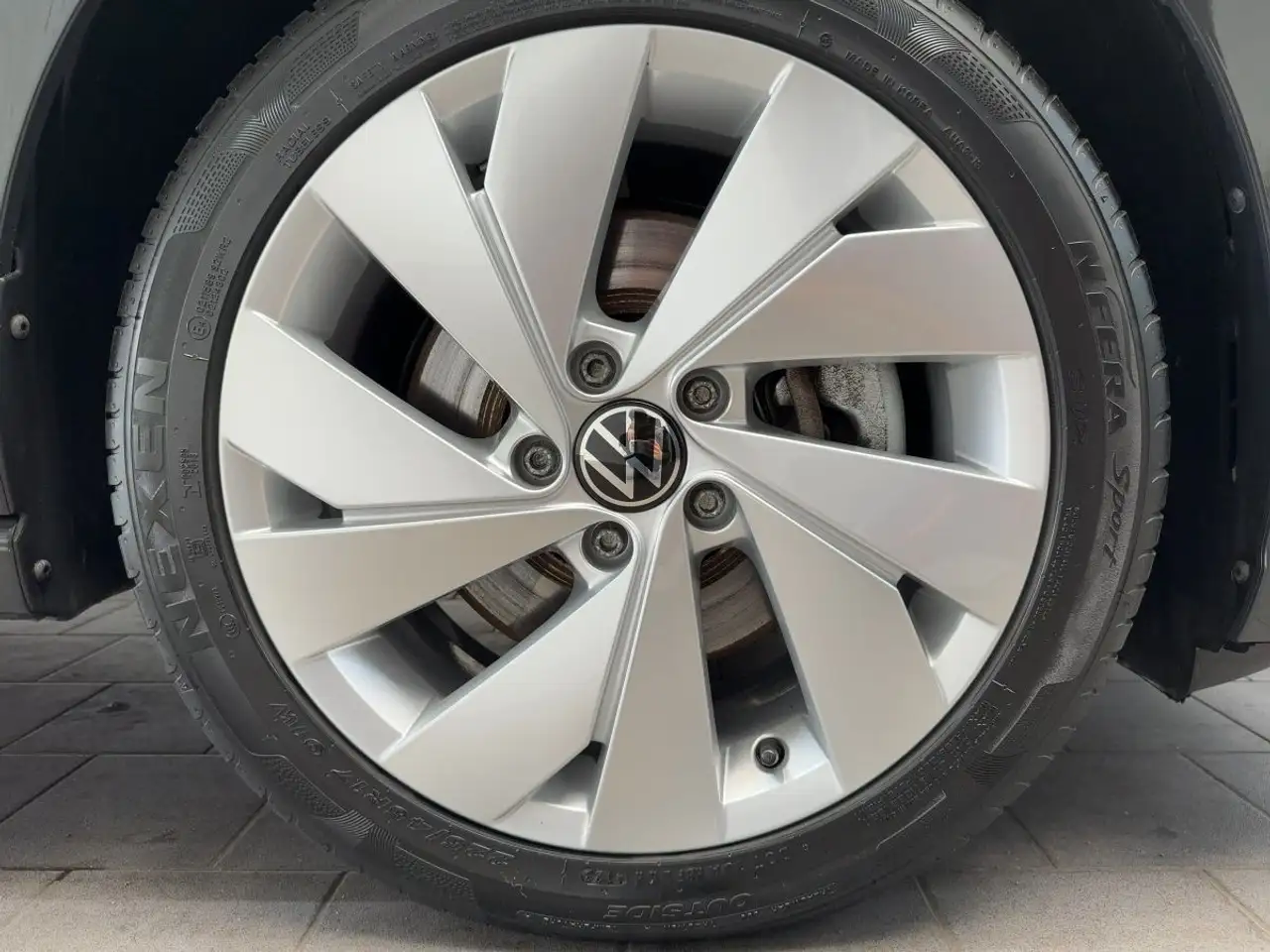 Volkswagen Golf VIII 2.0 TSI DSG Style ACC LED-Plus Einpark — Galería del vehículo 8