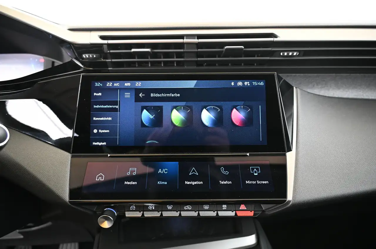 Peugeot 308 1.2 130 e-THP Allure LED/NAVI/S-VIEW/KEY/16 — معرض صور السيارة 21